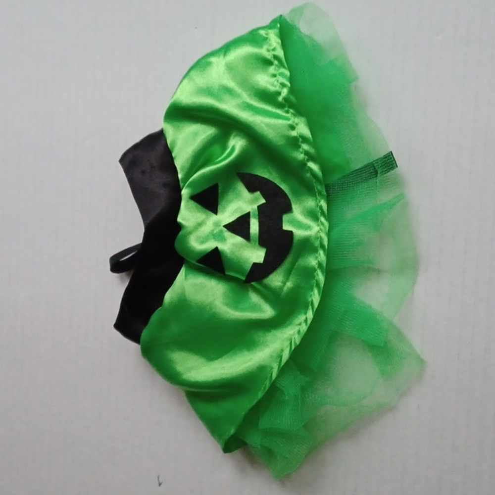 4/$40 Green Pumpkin Skirt Costume - Small Pet